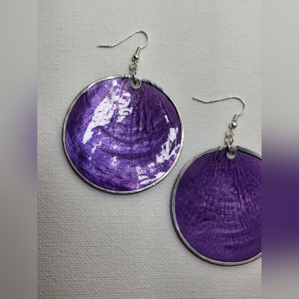 🕳️ Purple Shell Earrings with Silver Border